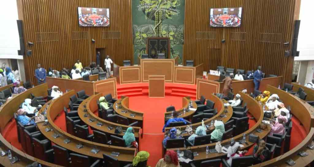 You are currently viewing Assemblée nationale : Les députés procèdent au toilettage du règlement intérieur Ayib Daffé, Abdou Mbow et Mamadou Lamine Thiam sont d’accord