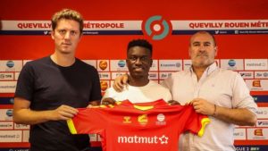 Lire la suite à propos de l’article Mercato : Pape Ousmane Sakho, ancien Joueur de Teungueth FC, quitte QRM d’un commun accord avec le club