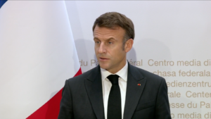 Lire la suite à propos de l’article « La droite française humilie Macron » écrit The Times en Une.
