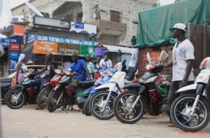Lire la suite à propos de l’article BAC 2024 à Podor : Les conducteurs de Jakarta transportent les candidats gratuitement