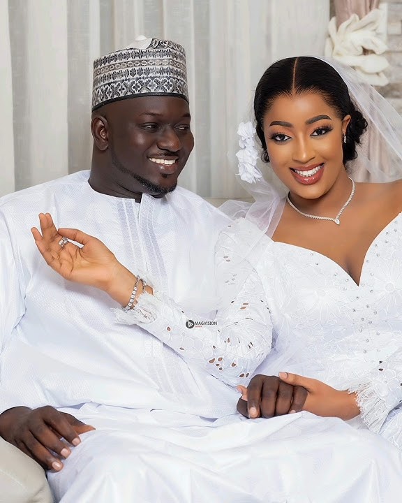 Lire la suite à propos de l’article Carnet Blanc: le promoteur Baye Ndiaye épouse Betty de la série « Pod et Marichou » (Photos)