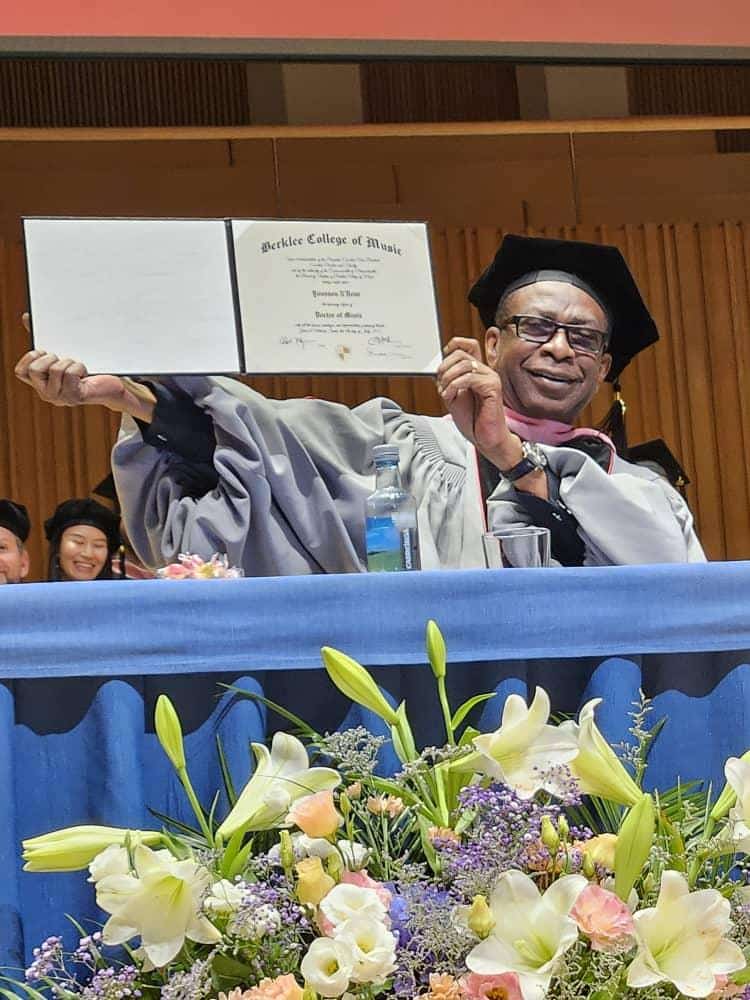 You are currently viewing Université Berklee : Youssou Ndour reçoit le titre de Docteur Honoris Causa