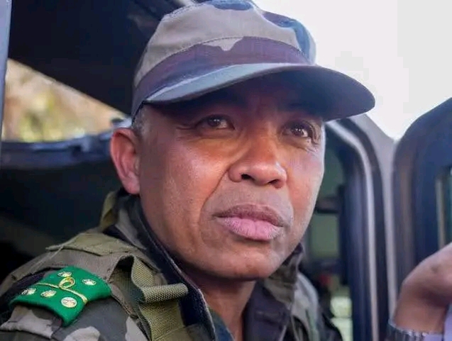 You are currently viewing Madagascar : Le colonel Randrianirina investi président de la refondation après la chute de Rajoelina