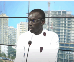 Lire la suite à propos de l’article Incident au tribunal : Abdoulaye Ndiaye de Farba Ngom et les militants de pastef retrouvent la liberté