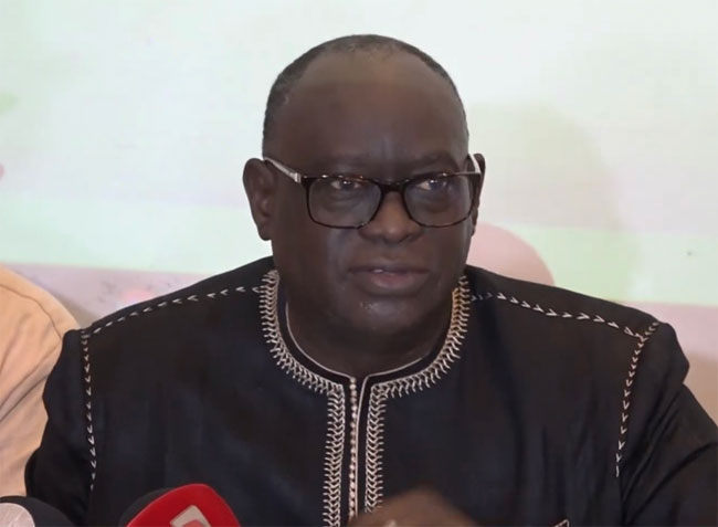 You are currently viewing Affaire 7TV : Me Elhadj Diouf dénonce une “prise d’otage” après la libération de Maïmouna Ndour Faye