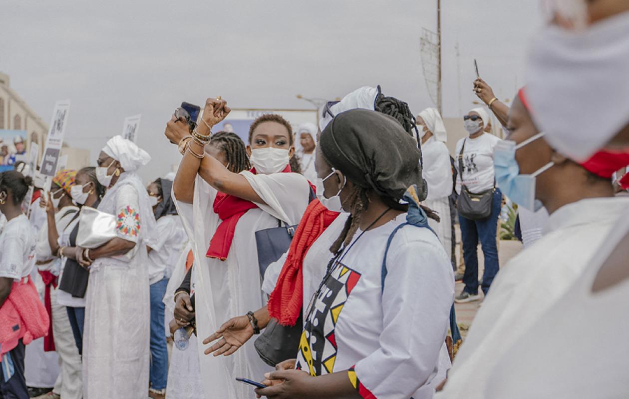 You are currently viewing Pas une rue pour leurs héroïnes, les femmes de Dakar plateau crient au scandale
