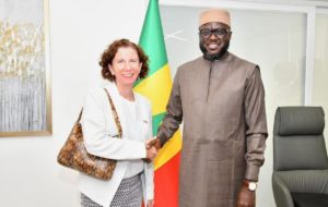 Lire la suite à propos de l’article Coopération parlementaire: El Malick Ndiaye reçoit  une délégation parlementaire britannique en visite officielle au Sénégal