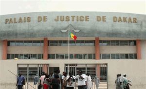 Lire la suite à propos de l’article Le commerçant Modou Yade, époux de la défunte Lissa Tine condamné à trois mois de prison pour injures sur TikTok