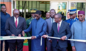 Lire la suite à propos de l’article Le chef de l’État Bassirou Diomaye Faye a inauguré l&rsquo;Usine d’assemblage de véhicules militaires