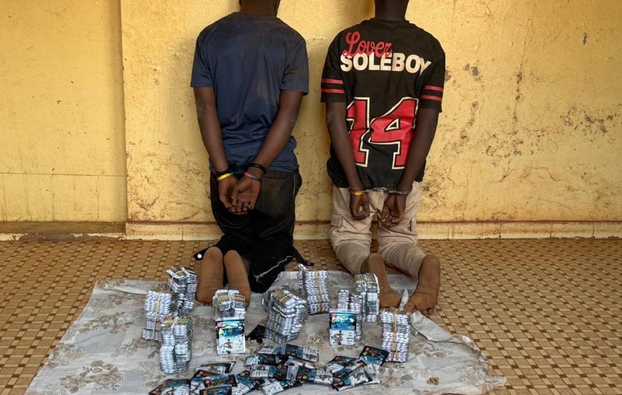 You are currently viewing Saraya: Deux ressortissants nigériens arrêtés à Mouran avec une importante quantité de tramadol