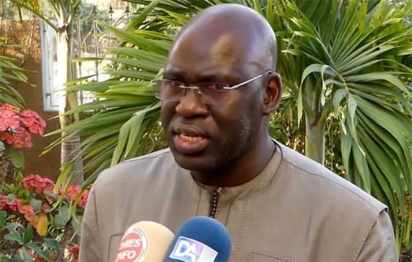 You are currently viewing Mbaye Dione attaque frontalement Sonko à Kaolack :« Comment ordonner l’achat de 450 000 tonnes quand on ne peut même pas mobiliser 70 milliards ? C’est de l’irresponsabilité. »