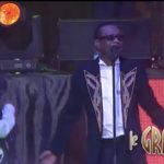 Lire la suite à propos de l’article Grand Bal : Youssou Ndour brille avec une veste d’exception estimée à 2,5 millions