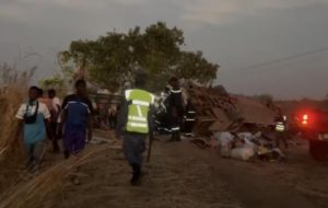 Lire la suite à propos de l’article Accident meurtrier sur l’axe Louga–Guéoul : un bus se couche, faisant 1 mort et 45 blessés