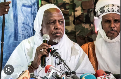 You are currently viewing Paix au Mali : l’imam Dicko défie la violence par le dialogue