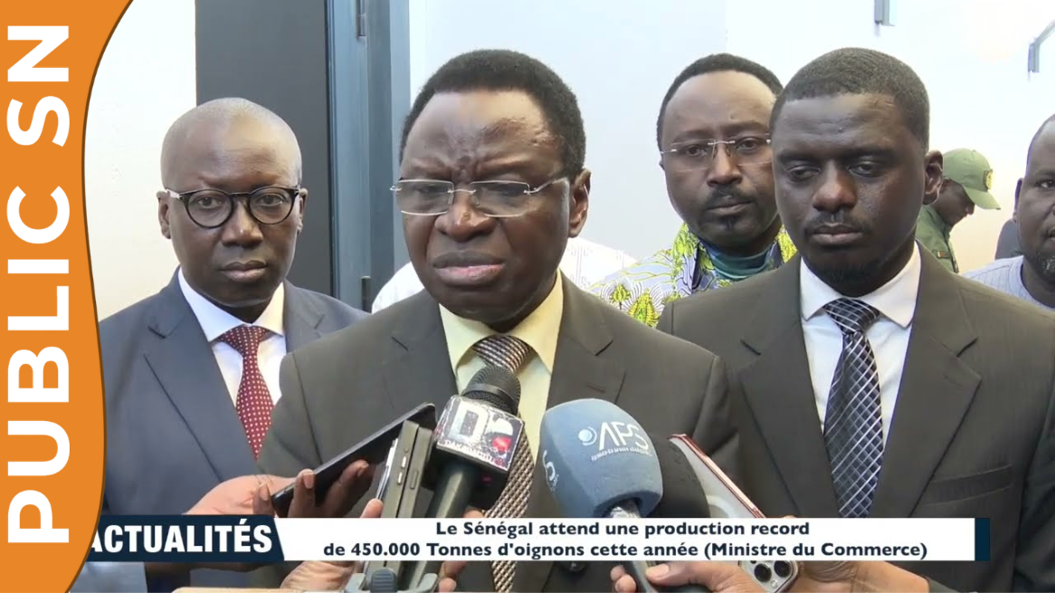 You are currently viewing Le ministre du Commerce hausse le ton pour défendre les producteurs nationaux