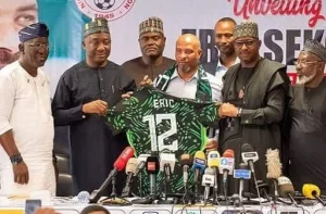 Lire la suite à propos de l’article Nigeria : Ibrahim Gusau démissionne de la présidence de la Fédération de football