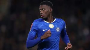 Lire la suite à propos de l’article Mercato : Chelsea va envoyer Mamadou Sarr en prêt à la Real Sociedad