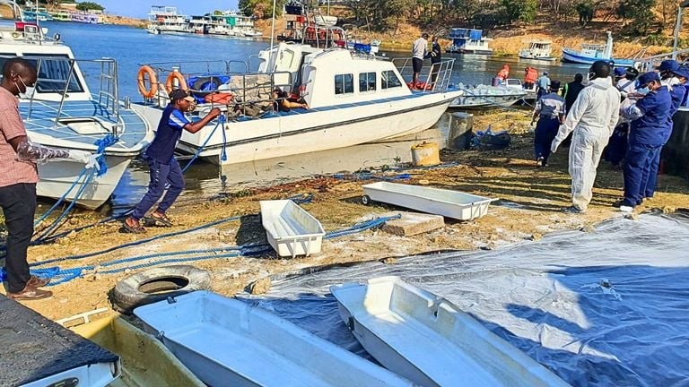 You are currently viewing Grèce : un mort et 25 disparus après le naufrage d’une embarcation de migrants