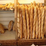 Lire la suite à propos de l’article Pain : les boulangers annoncent une hausse de la baguette à 210 FCFA