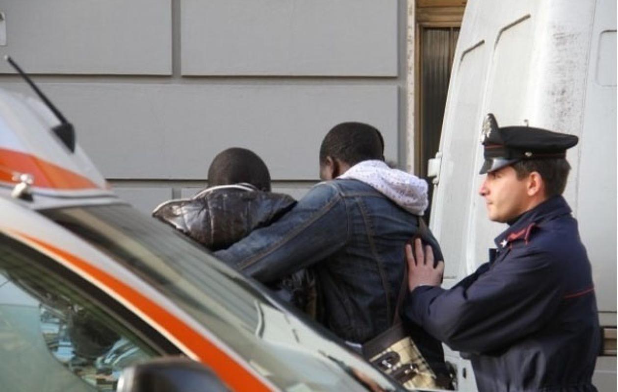 You are currently viewing Italie : un Sénégalais interpellé après avoir semé la panique dans un bus