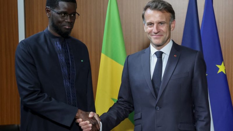 Emmanuel Macron annule sa tournée au Sénégal et au Nigeria sur fond de crise sociale en France